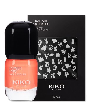 Laca de uñas y pegatinas de nail art de Halloween de Kiko Milano.