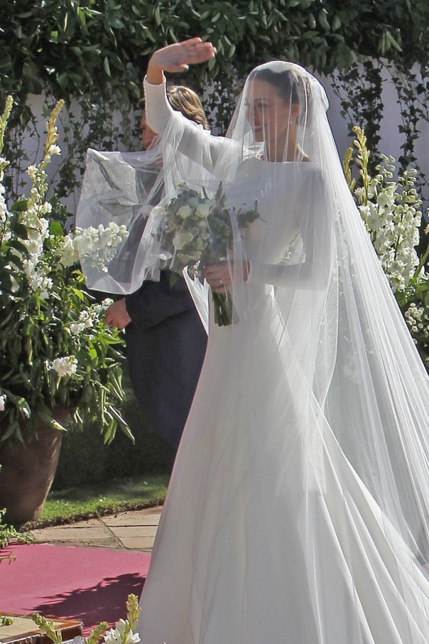 Eva González confió en Pronovias para diseñar su vestido de novia.