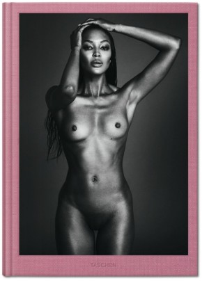 Naomi Campbell al desnudo en la portada de su libro.