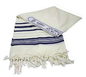 Talit, típico manto de la oración judía.
