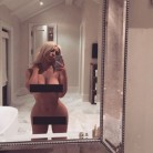 Kim Kardashian se desnuda en Instagram