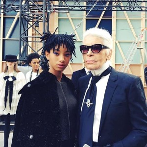 La joven de 15 años Willow Smith y Karl Lagerfeld, director creativo de Chanel.