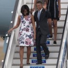 Michelle Obama aterriza en Cuba vestida de Carolina Herrera