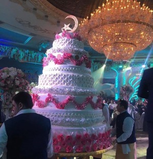 La tarta de bodas de once pisos fue tan solo uno de los lujos que formaron parte de la boda de Said y Khadija. 