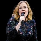 Adele defiende a las mujeres que dan