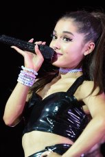 Ariana Grande responde a un comentario sexista de un fan
