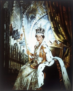 La foto de la coronación de Isabel II, con un decorado de Westminster Abbey, es uno de sus retratos más famosos.