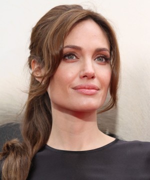 Angelina Jolie y su eyeliner fino con tightlining