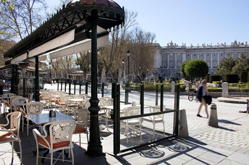 La terraza es el mayor valor añadido del Café de Oriente.