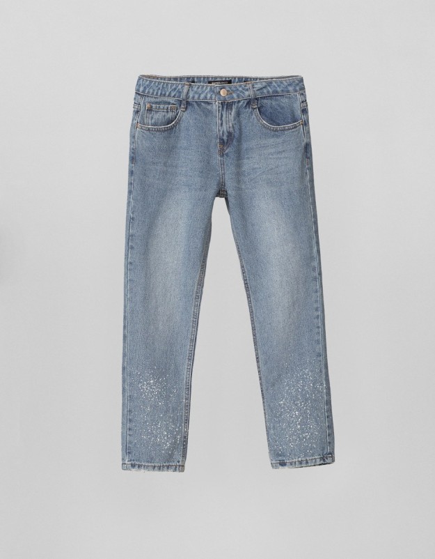 Jeans de tiro medio. De Blanco, 22,99 euros.
