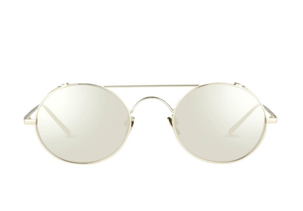 Gafas de sol con lentes de espejo. De Linda Farrow (p.p.v.).