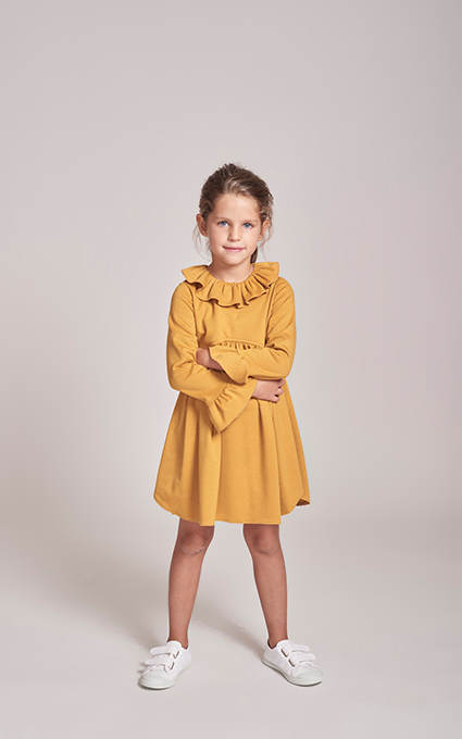 Vestido mostaza mas zapatillas Niña - Telva